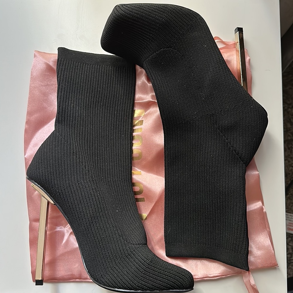 NW pres. bag MISS LOLA square toe booties. Stretch, gold hardware SZ 5.5, 4”.